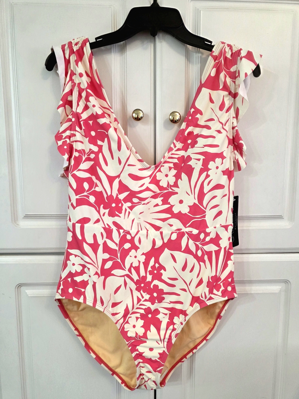 NWT Catalina Pink and White Floral Ruffle One-Piece Swimsuit- Size Large